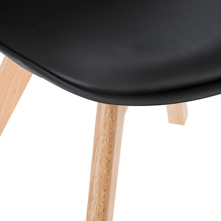 Chaise noire hêtre