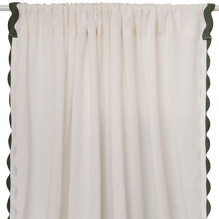 Rideau tamisant écru à bords festonnés vert foncé