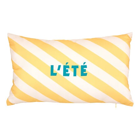 Coussin d'extérieur à rayures jaunes, idéal pour aménager une terrasse, un balcon ou un salon de jardin avec une touche colorée et moderne.