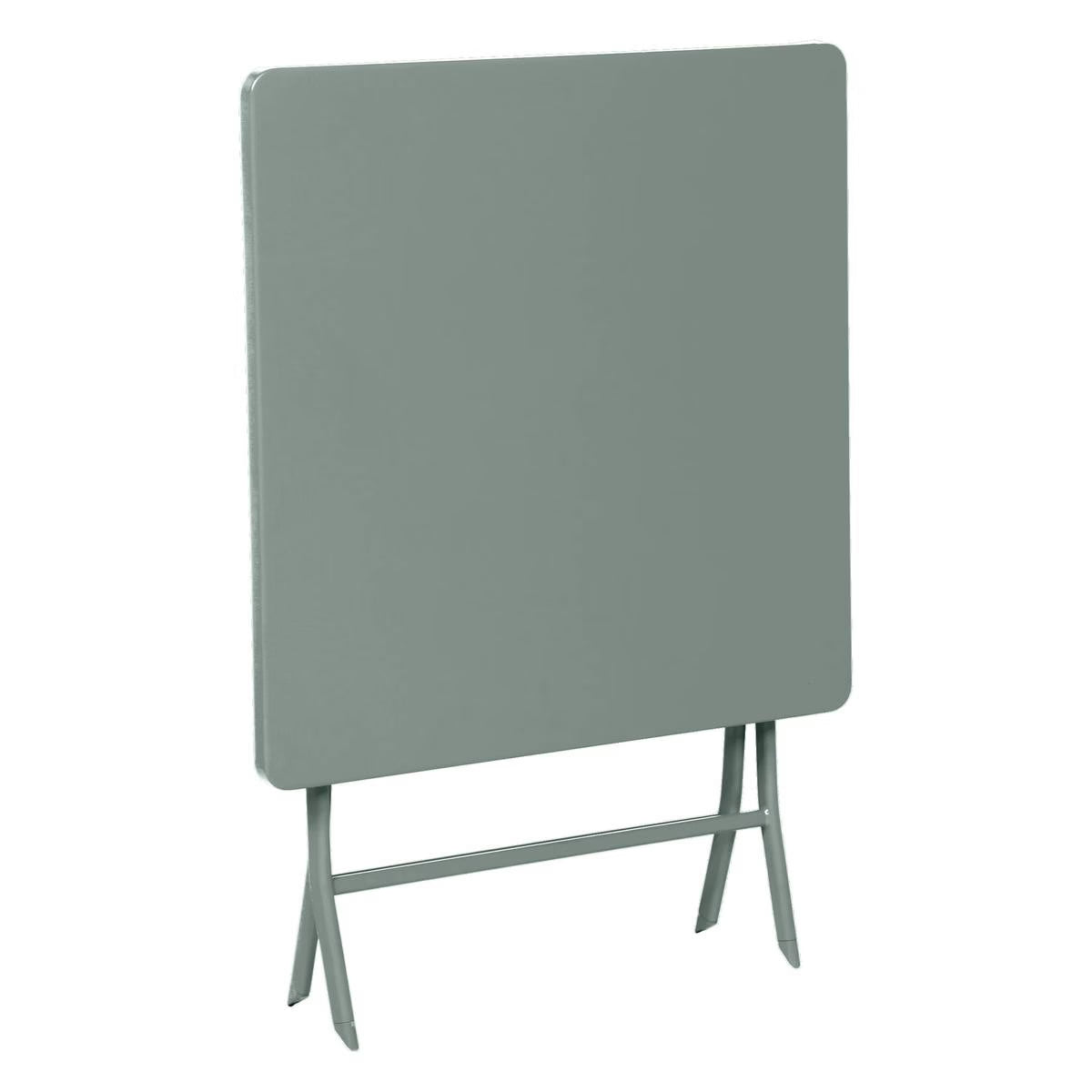 Table de jardin verte